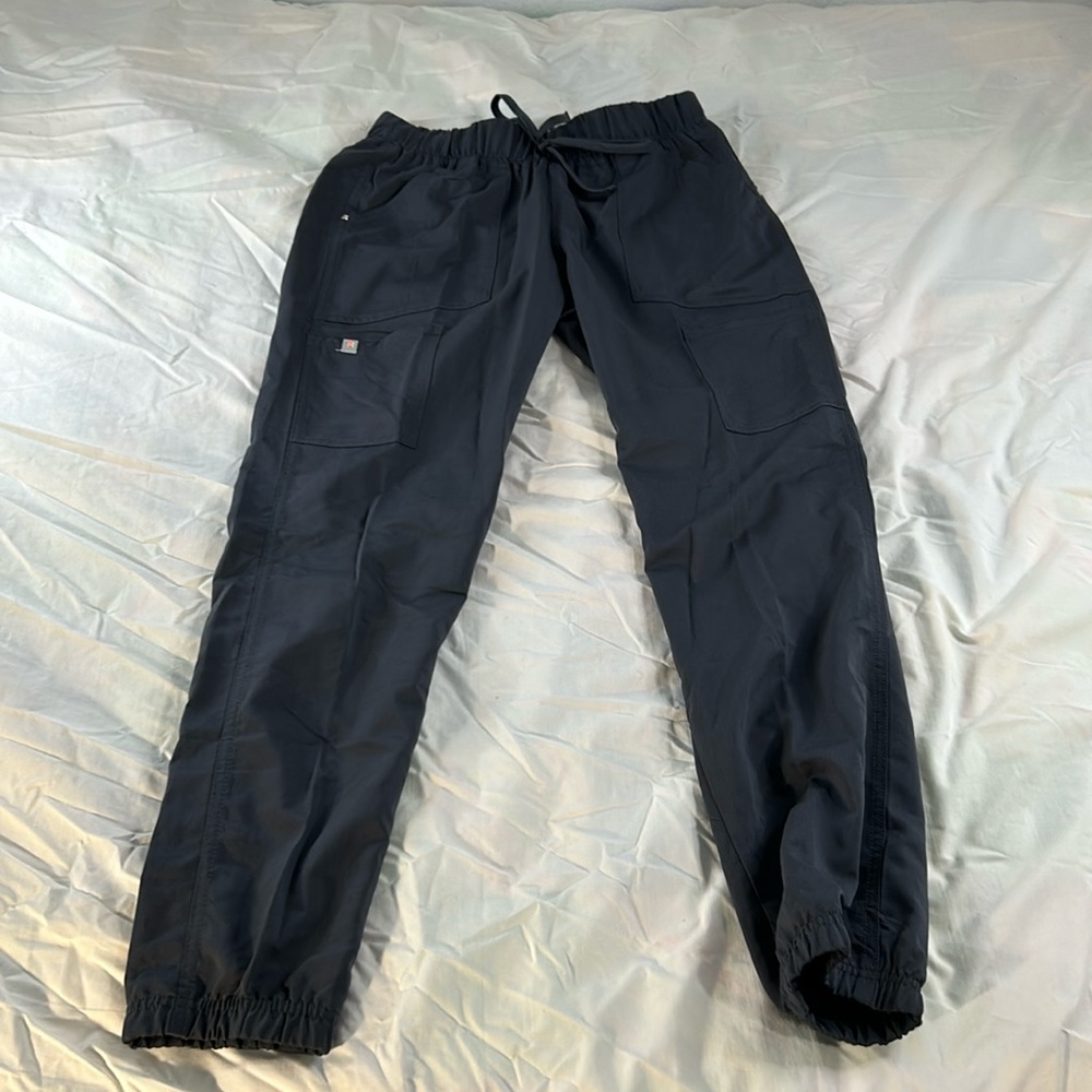 Women’s scrub bottoms